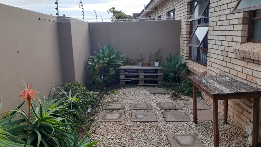 To Let 3 Bedroom Property for Rent in Summerstrand Eastern Cape